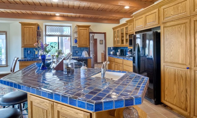 Ramona House | SPACIOUS COUNTRY ESTATE IN RAMONA WINE COUNTRY.