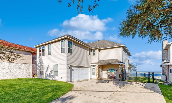 Canyon Lake House | Spacious dog-friendly home with decks & beautiful views - near boat ramp & lake