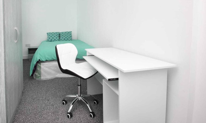 Burnley House | Spacious Double Bed Room-2 Burnley City Centre