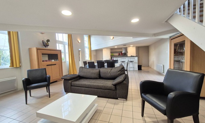 Grosbreuil House | Spacious duplex house in Grosbreuil