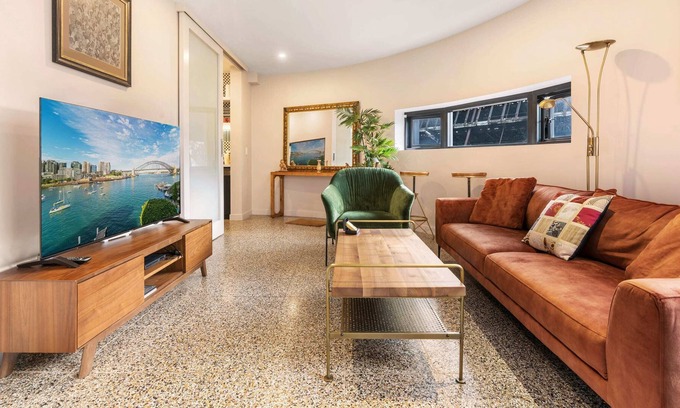 Newtown Apartment | Spacious Elegant Light filled Apartment