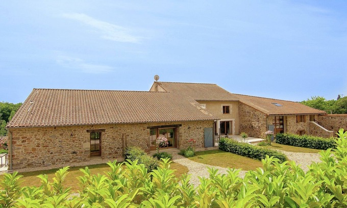 Roussines House | Spacious Estate in Roussines