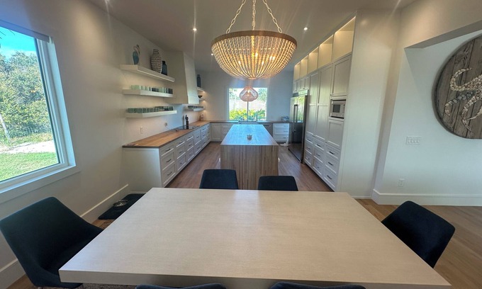 Jensen Beach House | Spacious estate in awesome Jensen Beach with AC, WiFi