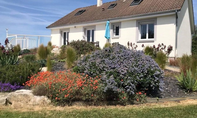 Gratot Cottage | Spacious family home in Gratot