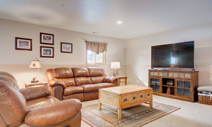 Bozeman House | Spacious Family Home | Privacy, Backyard w/Patio