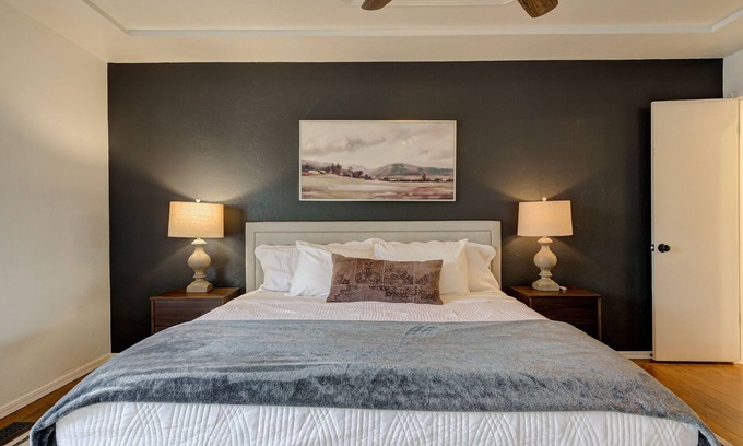 Edmond House | Spacious Family Retreat in Edmond