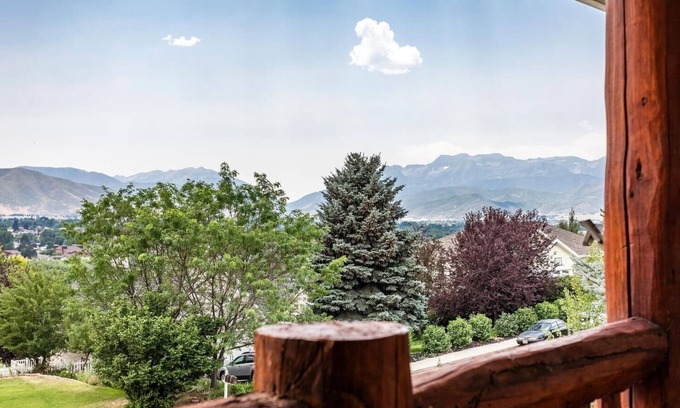Heber House | Spacious Family Winter/Ski Vacay Views +Hot Tub