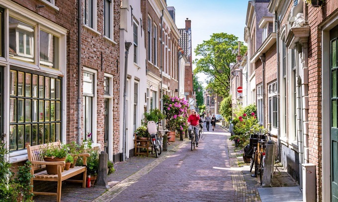 Haarlem Apartment | Spacious fully renovated and beautiful furnished apartment in the center of Haarlem.