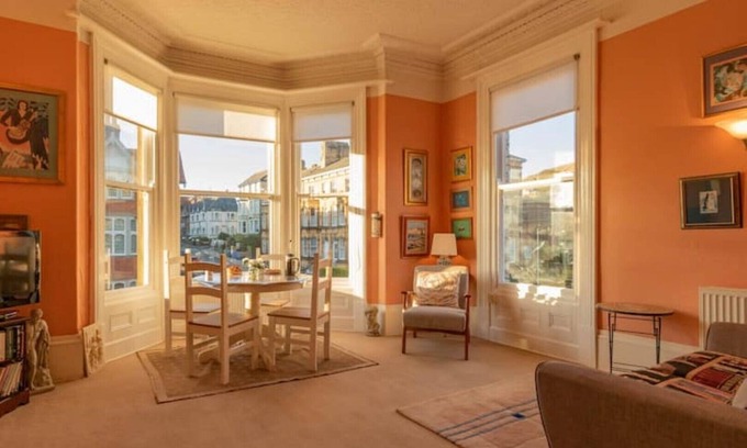 Scarborough Apartment | Spacious & Great Location Flat Close to the Seafront