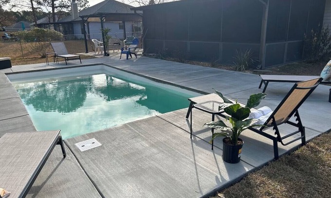 Navarre House | Spacious Group Retreat– 2 Adjacent Beach Homes, Sleeps 18+, 2 Pools