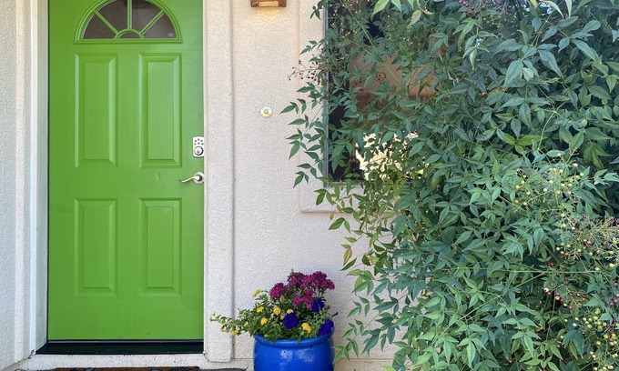 Cottonwood-Verde Village House | Spacious guest suite w/sundeck and fenced yard for dog