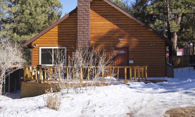 Sugarloaf Cottage | Spacious Hidden Gem, Dog-Friendly, WiFi, with Fence and Deck