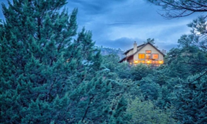 Pine Cabin | SPACIOUS High Country Lodge w/Mnt Views!