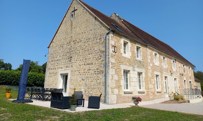 La Mesniere Cottage | Spacious Historic Manor with Modern Amenities, Terrace, and Garden in La Mesnière