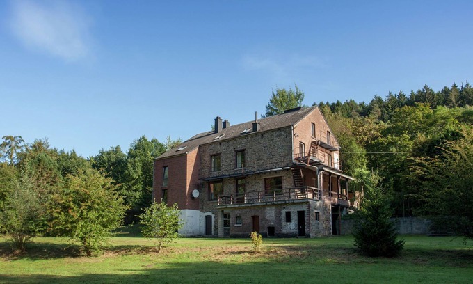 Coo House | Spacious holiday home in La Gleize with roofed terrace