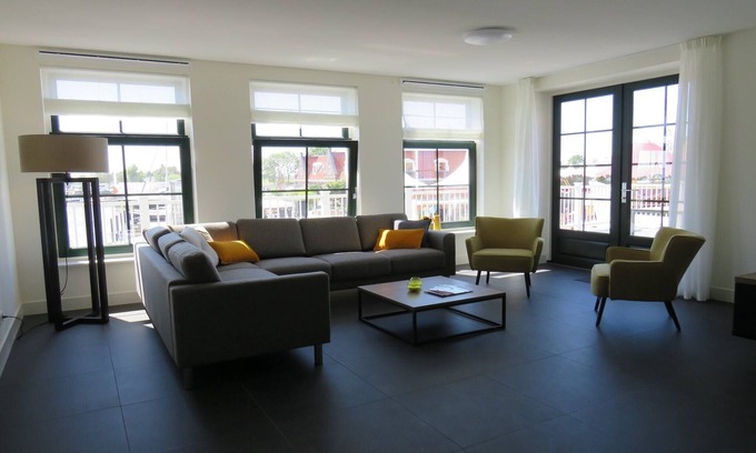 Uitdam Apartment | Spacious holiday home near Amsterdam