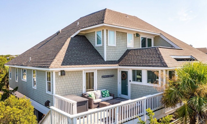 Bald Head Island House | Spacious Home with Ocean Views from Primary Suite, 4BR, 3BA, SB location
