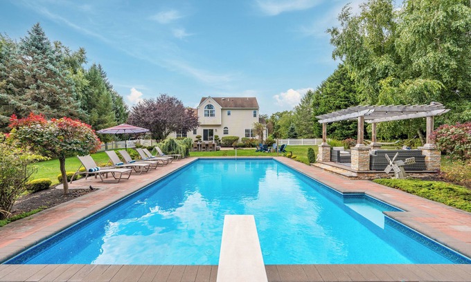 Southold House | Spacious Home with Pool in Southold