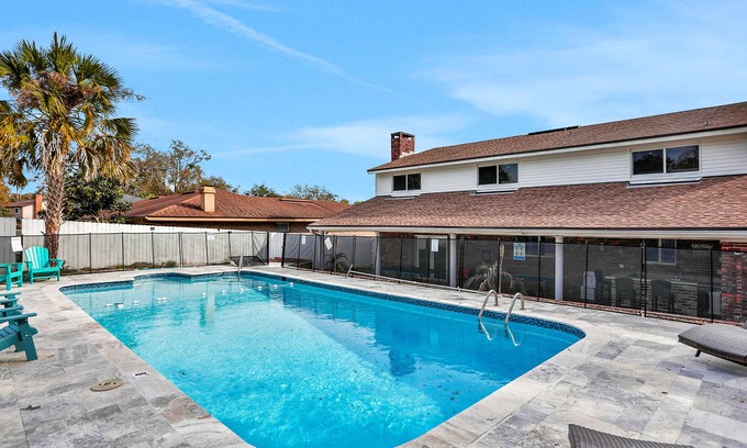 Arlington House | Spacious home with pool, game room, wet bar, grill, & covered patio