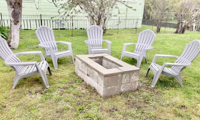 Arcata House | Spacious Home & Yard in Arcata's Creamery District