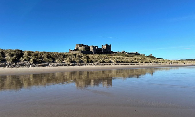 Bamburgh Apartment | Spacious & homely ground floor apartment in central village location near beach