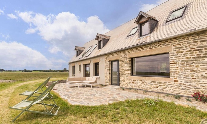 Vains Cottage | Spacious house, 4 bedrooms, panoramic view, near Mt St-Michel