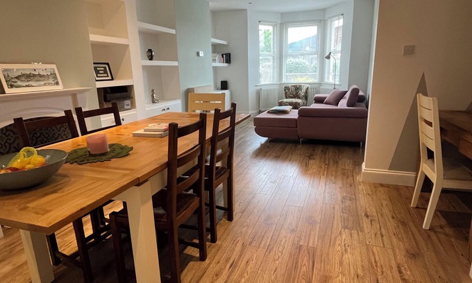 Bath House | Spacious house in glorious Bath suburbs - large garden & private parking