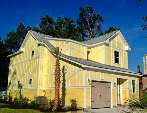 Myrtle Beach Apartment | Spacious House near the Beach 300