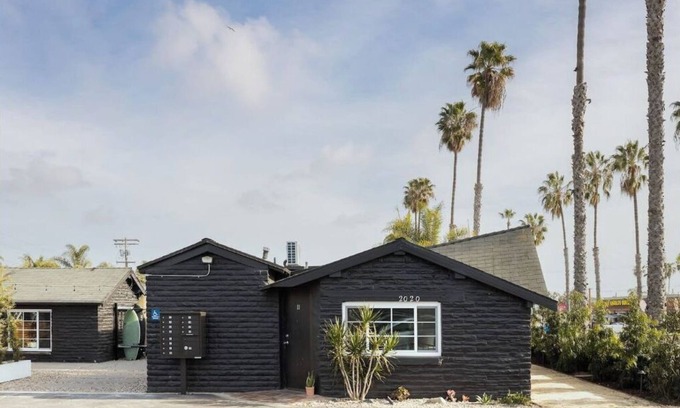 Carlsbad Village Apartment | Spacious King Suite w/Queen Sofabed & Kitchen Near Beach, Shops & Restaurants!