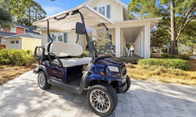 Laurel Grove House | Spacious LAKE VIEW~Free Golf + Golf Cart ~POOL~Hot Tub, Gym