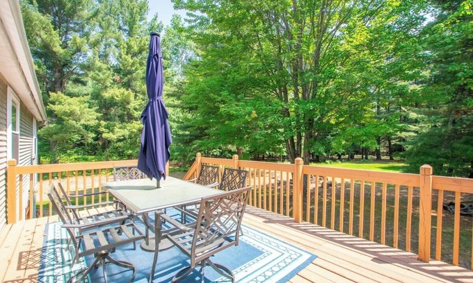 Cedar House | Spacious Leelanau Home Near Lake