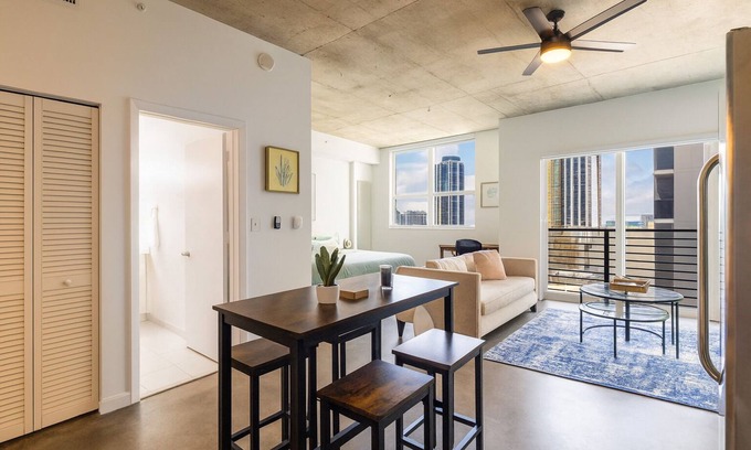 Downtown Miami Condo | Spacious Loft Fully Equipped in Downtown Miami Near Brickell - Move in Ready!