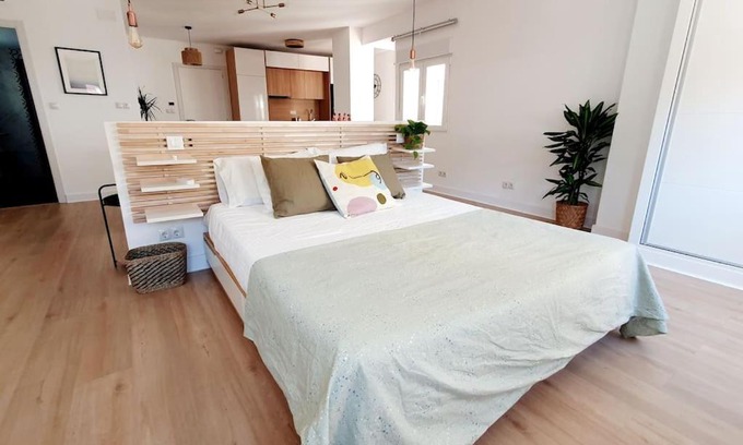 La Victoria Apartment | Spacious Loft, Parking Free M