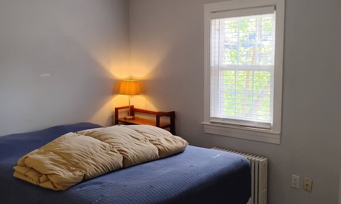 Burleith - Hillandale Bed & Breakfast | Spacious Master Bedroom, attached bath. Six blocks to Georgetown U. USD 2000