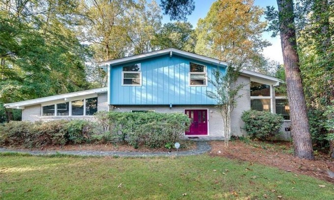 Atlanta House | Spacious Mid-Century with tons of amenities!