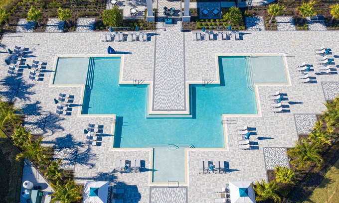 Reunion Hotel | Spacious Modern Condo with Pool Table, Rooftop Terrace and Large Loft. Reunion Resort Water Park Access near Disney at Spectrum Resort Orlando by Rentyl - B45 #237