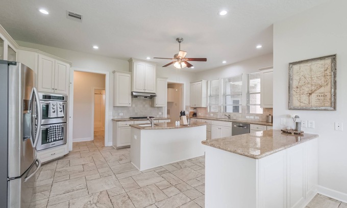 Katy House | Spacious & Modern Family Oasis