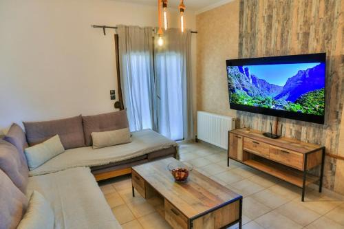 Pogoni Apartment | Spacious Modern Home in Kalpaki