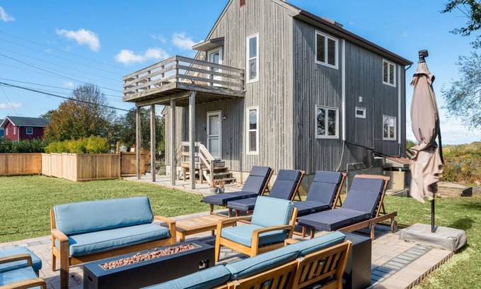 Montauk House | Spacious Montauk Home Minutes to Ditch Plains Beach and Montauk Point.
