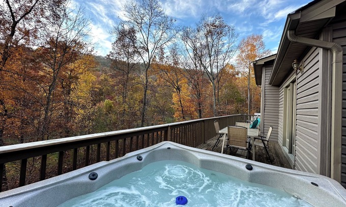 Massanutten House | Spacious Mountain Getaway - Minutes from Slopes, Trails & Wineries
