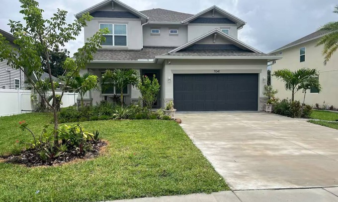 Pinellas Park House | Spacious New construction 5-bedroom house