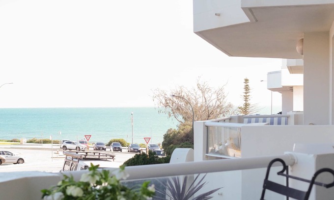 Cottesloe Apartment | Spacious, pristine abode with ocean views, directly opposite Cott beach & cafes!