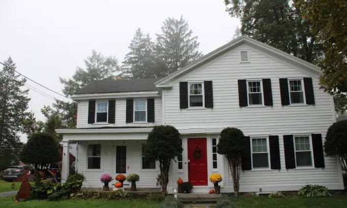 Earlville House | Spacious Private Guest Suite near Colgate
