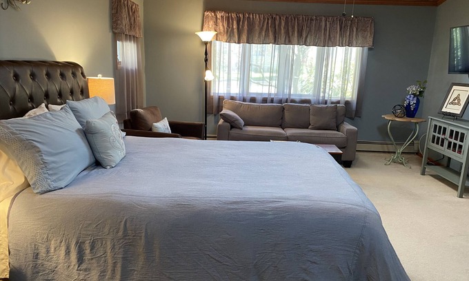 Port Ewen Apartment | Spacious, Private- Kingston, Hudson Valley colleges, Off Street Park