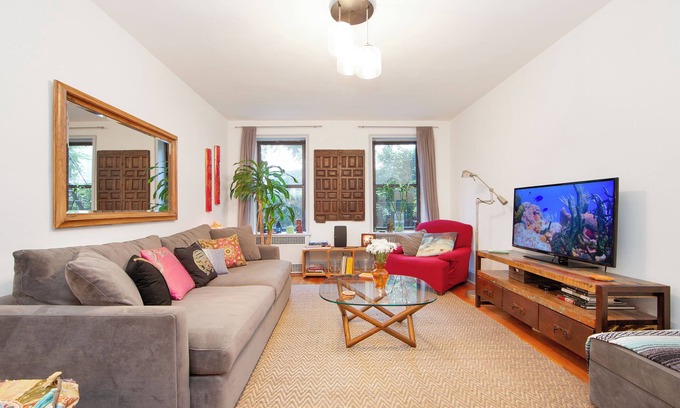 Meatpacking District Apartment | Spacious & Quiet In Chelsea. New to VRBO & 5 star reviewed on all other sites.