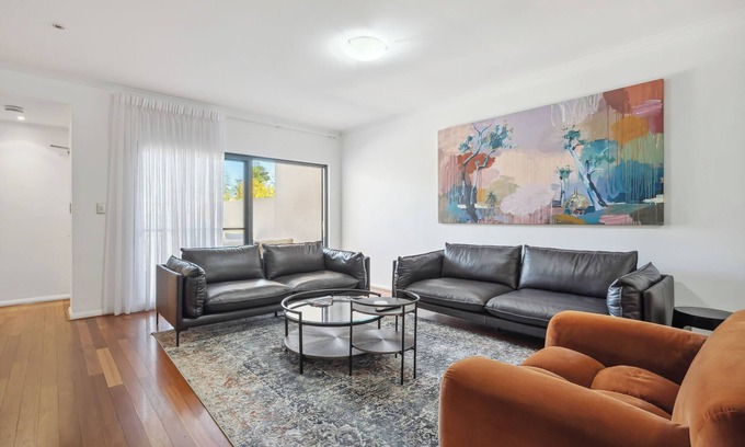 Fremantle Apartment | Spacious, Quiet, Luxury 2BR Apartment in the Heart of Fremantle