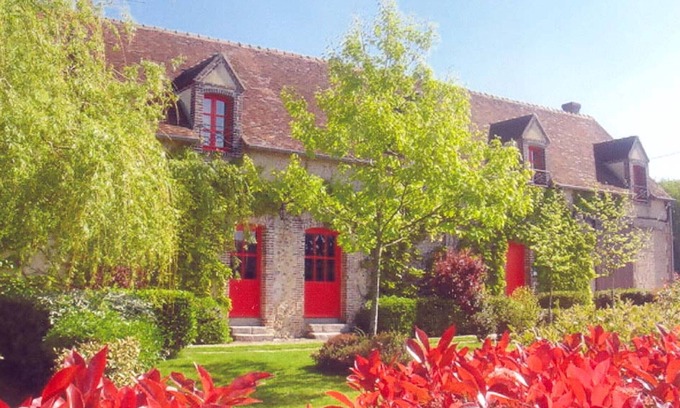 Longny les Villages Cottage | Spacious retreat in Perche, pets allowed, perfect for hunting and nature