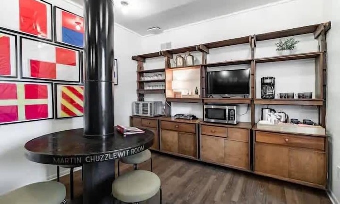 The Flats Apartment | Spacious Riverfront Suite - Close to Downtown