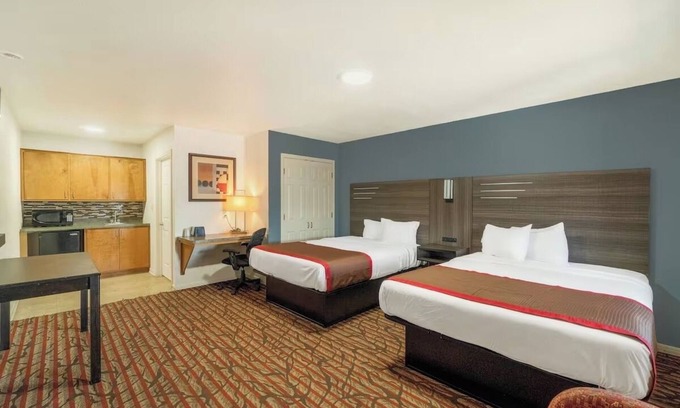 Killeen Hotel | Spacious Room w/Fridge, Microwave & Private Bath – Ideal for Family Road Trips