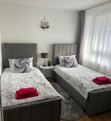 Shadwell House | Spacious rooms for rent 10 min from Tower Bridge